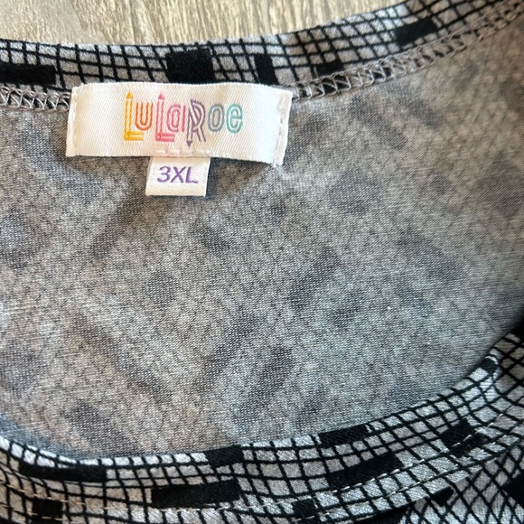 LuLaRoe Unisex Patrick T Shirt Simply Comfortable Gray & Black NWT New Size 3XL. - Picture 3 of 8